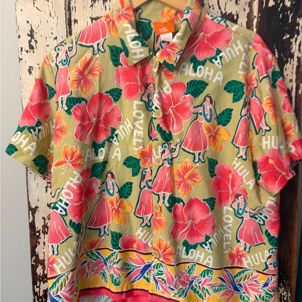 Hawaiian Hearts of Palm Aloha Shirt with Floral and Hula Dancer Print size 16.